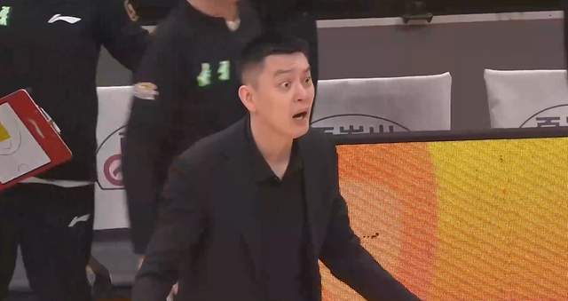 开云集团-真被坑惨了！辽篮还不放弃，带着他奔赴客场，杨鸣还能忍多久？